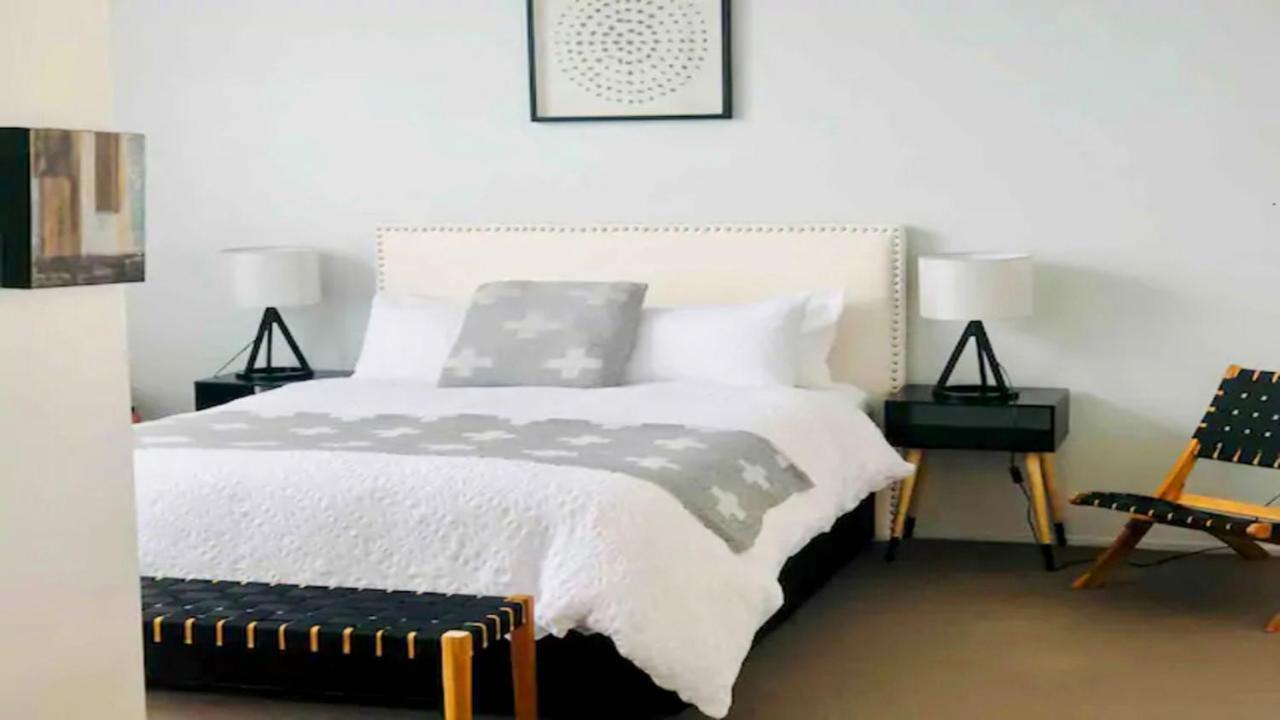 City Fringe Apartment With Sky Tower And City Views 奥克兰 外观 照片