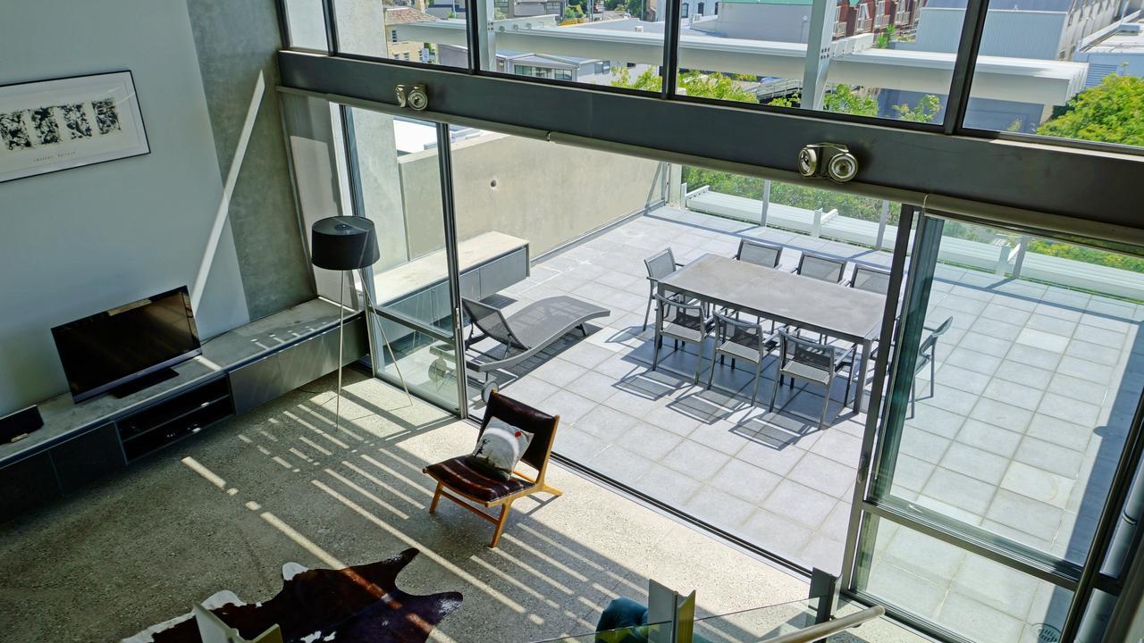 City Fringe Apartment With Sky Tower And City Views 奥克兰 外观 照片